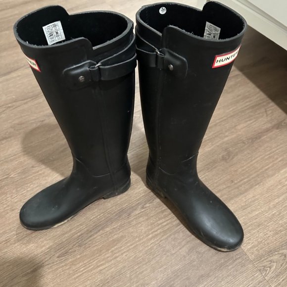 Hunter boots refined back strap - size 7 US - Picture 2 of 4
